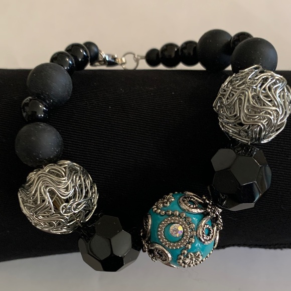 Jewelry - Elegant Black and Silver Beaded Bracelet